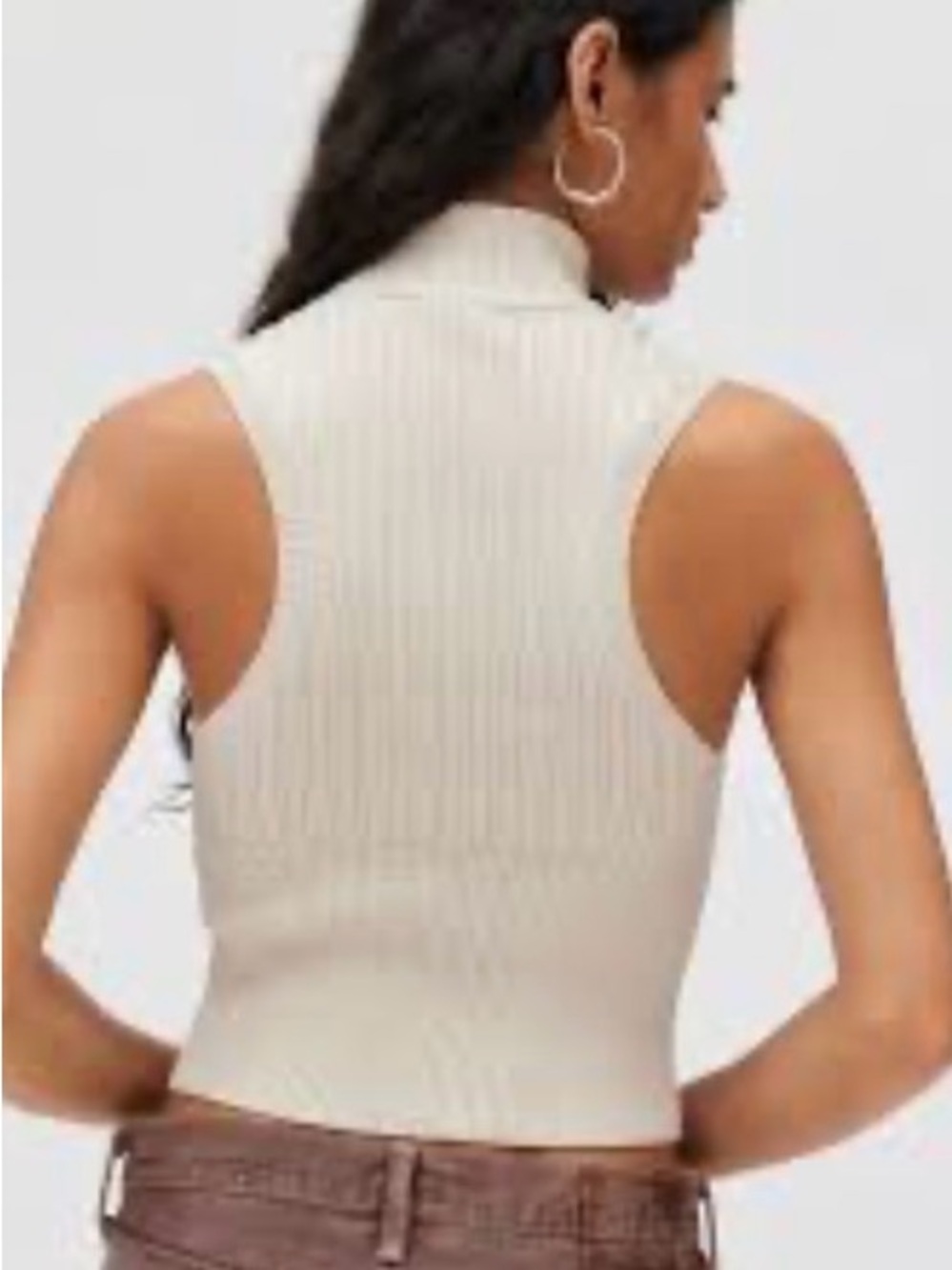 Silence and Noise mock neck. Sleeveless, white knit tank M